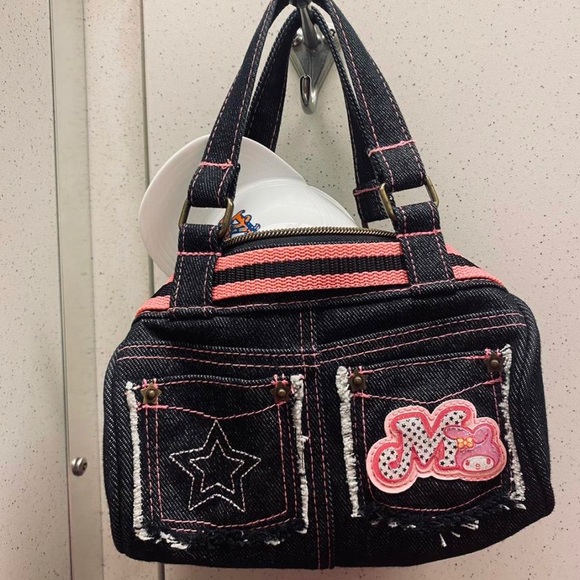 ISOOO ! IN SEARCH OF EITHER OF THESE BAGS - Picture 1 of 2